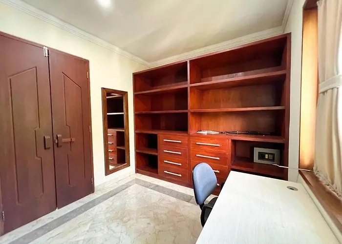 5-br In Mins Walk To The And