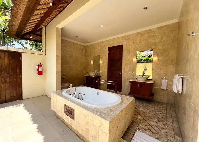 5-br In Mins Walk To The And Villa *