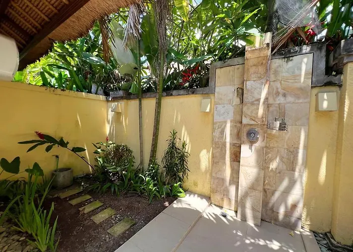 Villa 5-br In Mins Walk To The And Sanur
