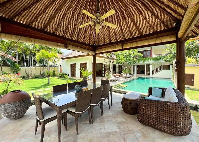 Villa 5-br In Mins Walk To The And Sanur